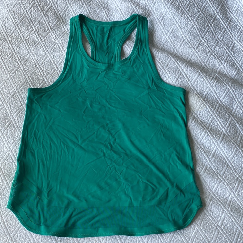 EUC Lululemon racerback train tank 4